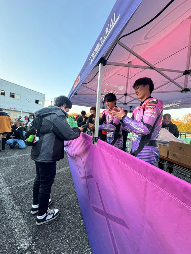 ライパGP2025

今回も最高に盛り上がったライパGP！

見に来てくれたお客さん達と色んなイベントで触れ合うことができて、凄く楽しい一日でした！ジャンケン大会ではレースで使ったHYODバンクセンサーをプレゼントさせて頂きました！
 #ライパGP2025