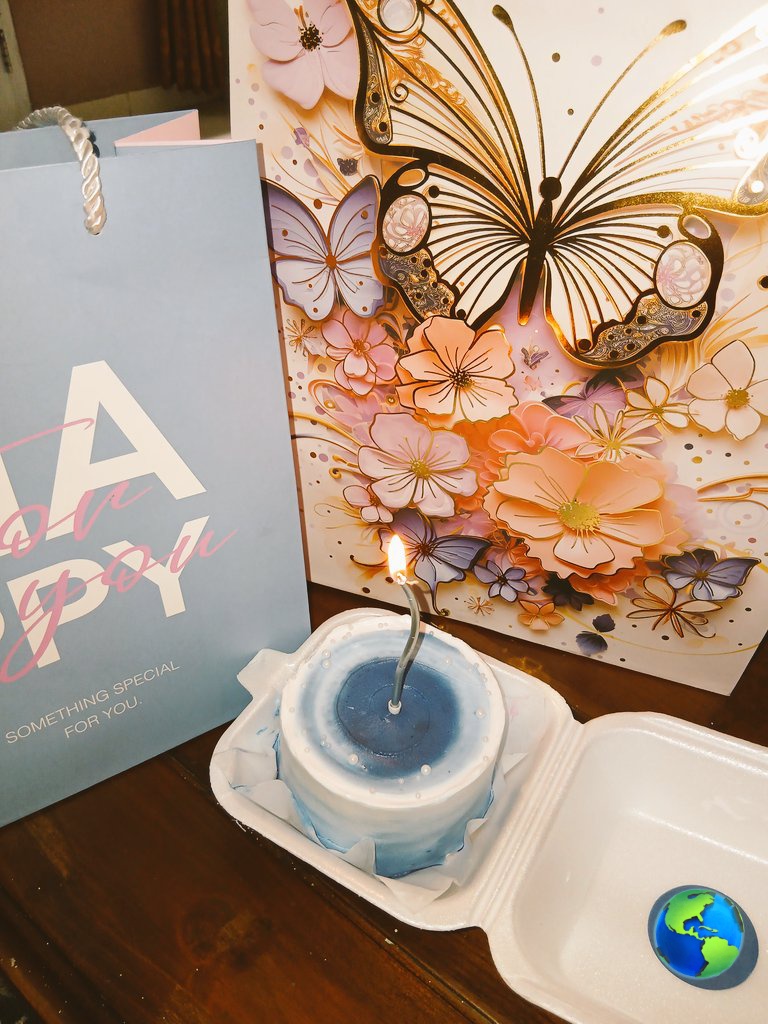 silversablee's tweet image. 21 with no kids