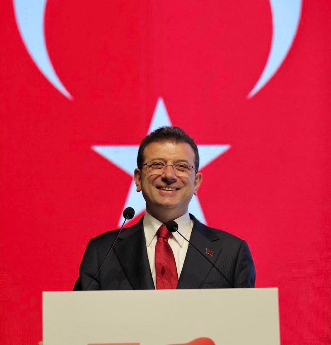 İmamoğlu: "91'de alınan bir karar 90'ı bağlar mı bunu soruyorum?"

Hakim: "Siz sanık rolündesiniz ben hakim rolündeyim."

İmamoğlu: "Ben sanık rolünde değilim siz de rolde değil makamdasınız."