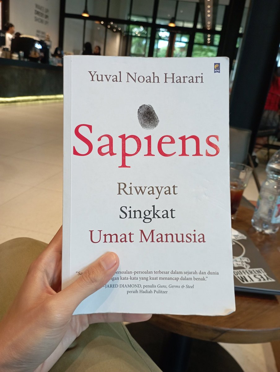 mcdarvan's tweet photo. Ada yang uda baca buku sapiens juga? 

Buku ini menarik tp cukup kontroversial, 

Gmana menurut mu? https://t.co/flBVLNxOn2