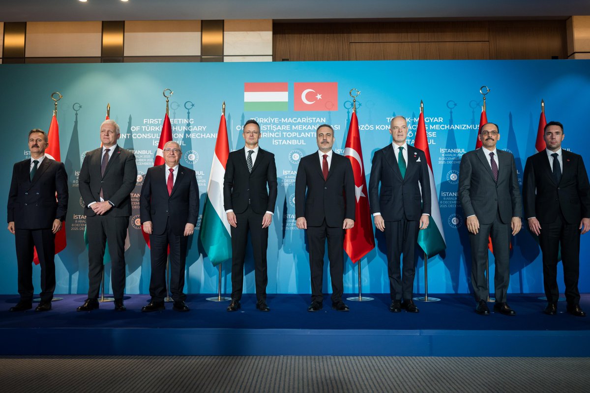 Bakanımız <a href="/HakanFidan/">Hakan Fidan</a>, Türkiye-Macaristan Ortak İstişare Mekanizması’nın Birinci Toplantısı’na İstanbul’da evsahipliği yaptı.

Bakanımız, Milli Savunma Bakanımız Yaşar Güler, MİT Başkanımız İbrahim Kalın ve Savunma Sanayii Başkanımız Haluk Görgün’ün katılımıyla düzenlenen