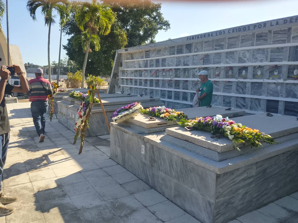 Hermoso domingo de homenaje a nuestros héroes en #OperaciónTributo desde #LaLisaViveEnMí