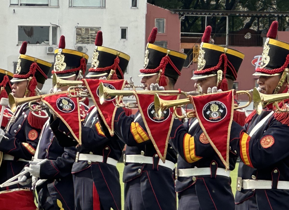 ¡Buen lunes para todos y un excelente comienzo de semana!  🇦🇷🐴 #BuenLunes #FelizLunes #HerederosDelLibertador #UnRegimientoConHistoria #SomosHistoriaViva #Granaderos