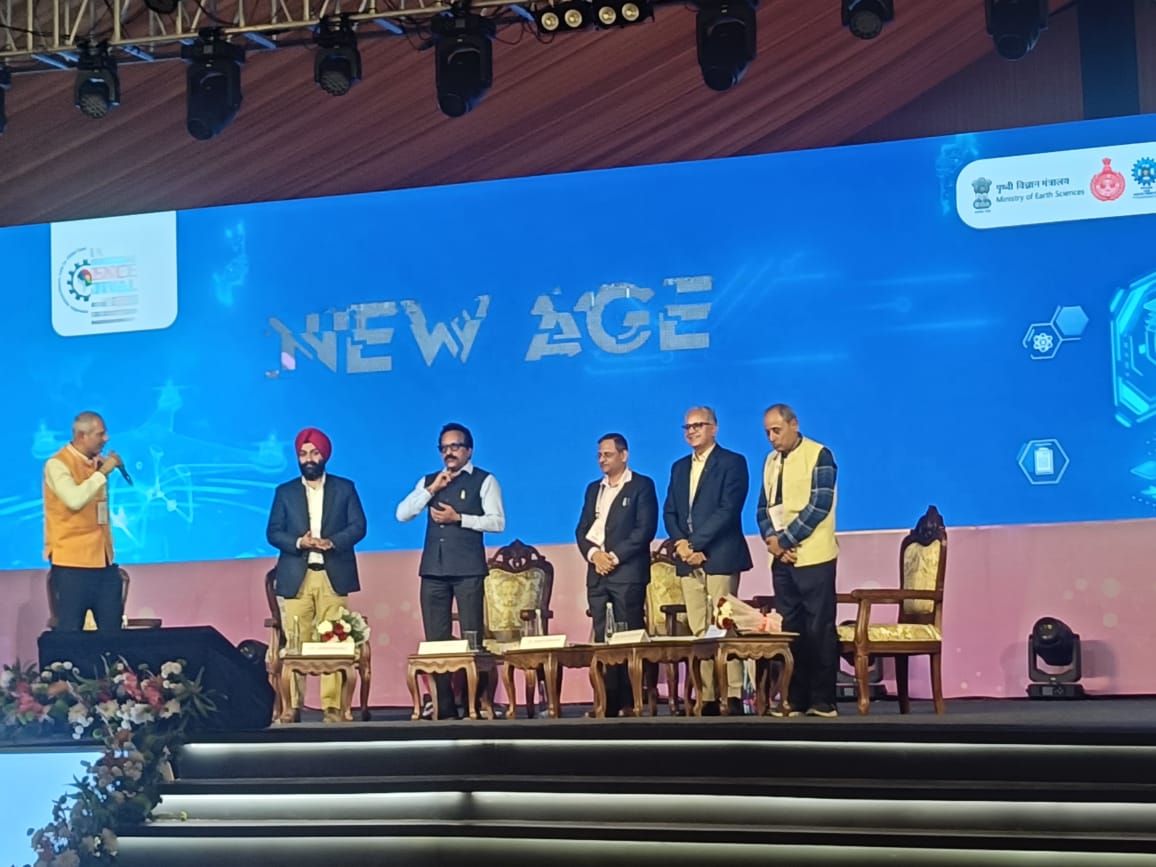 Engaging discussions! Dr Abhay A Pashilkar, Director of CSIR-NAL, joins as a panellist on "New Age Technologies" at #IISF2025, bridging space, defence, academia &amp; industry. Shaping the future of innovation! #CSIRNAL <a href="/DrJitendraSingh/">Dr Jitendra Singh</a> <a href="/CSIR_IND/">CSIR, India</a> <a href="/CSIR_NIScPR/">CSIR-NIScPR</a> <a href="/IISF2025/">India International Science Festival</a> <a href="/PIB_India/">PIB India</a>