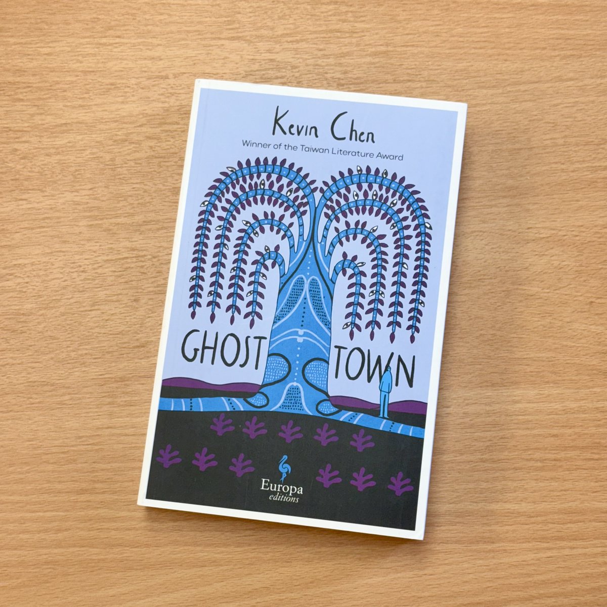 #陳思宏 Kevin Chen’s novel 'Ghost Town' dives into secrets, regrets, and echoes of the past.

The story follows a criminal returning to his birthplace after years in prison, confronts his family’s ghosts and his own truths.

📗Now available at major book stores in the UK!