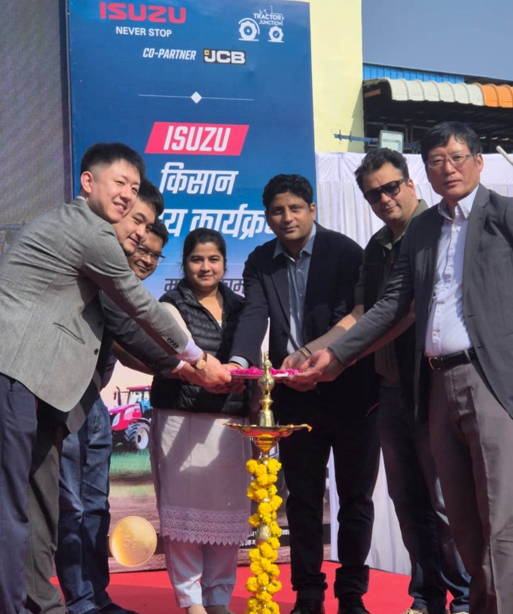 IsuzuIndia's tweet image. Strengthening our bond with India’s farming community. 
At the Tractor Junction Farmer Meet in Dewas on 3rd December, we connected with farmers to understand real-world agricultural needs.

#IsuzuMotorsIndia #IsuzuPickup #CustomerEngagement #Dewas #MadhyaPradesh