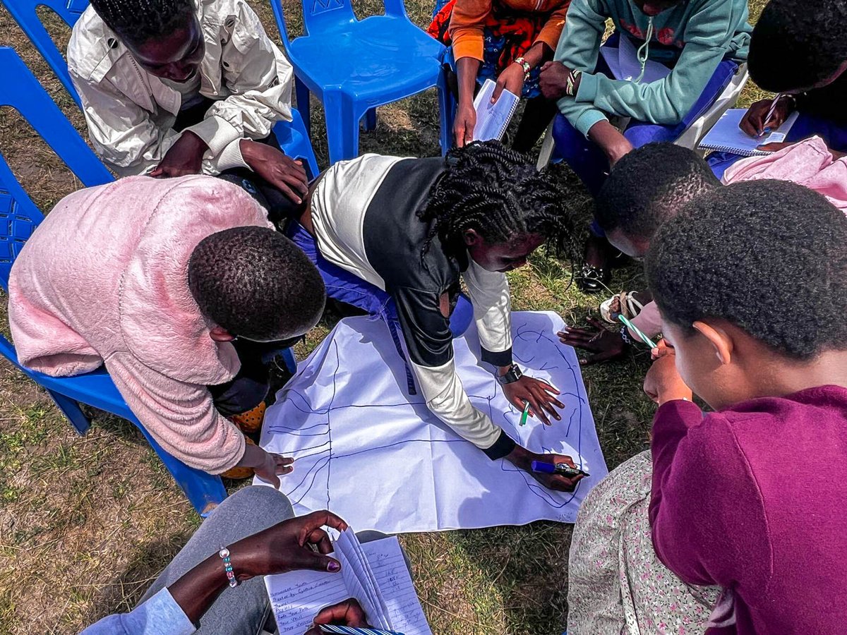 IllaramatakC's tweet photo. Empowering girls during the #16DaysOfActivism.
Mentorship + education = a safer, stronger future.
 Stay focused. Stay learning. Stay rising.
#16DaysOfActivism2025 #Education4All https://t.co/vMJdMAI5mw