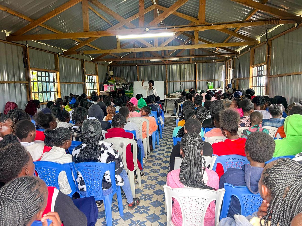 IllaramatakC's tweet photo. Empowering girls during the #16DaysOfActivism.
Mentorship + education = a safer, stronger future.
 Stay focused. Stay learning. Stay rising.
#16DaysOfActivism2025 #Education4All https://t.co/vMJdMAI5mw