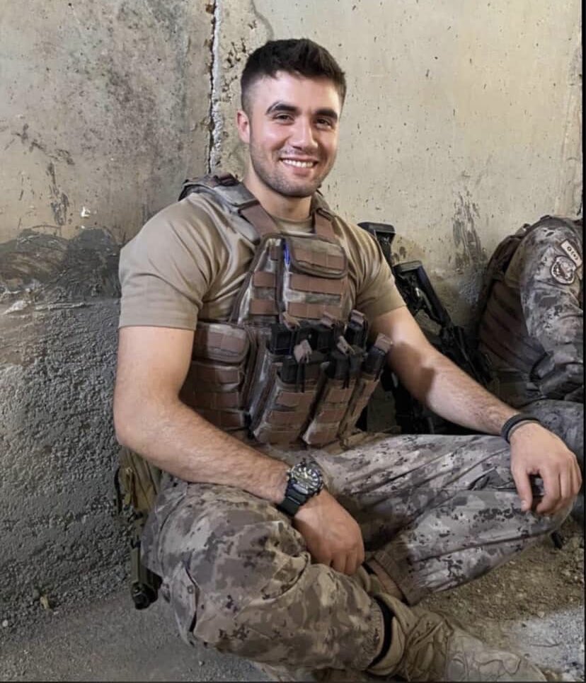 Şehit Özel Harekât Polisimiz Emre Albayrak

Ruhun şad olsun Yiğidim!