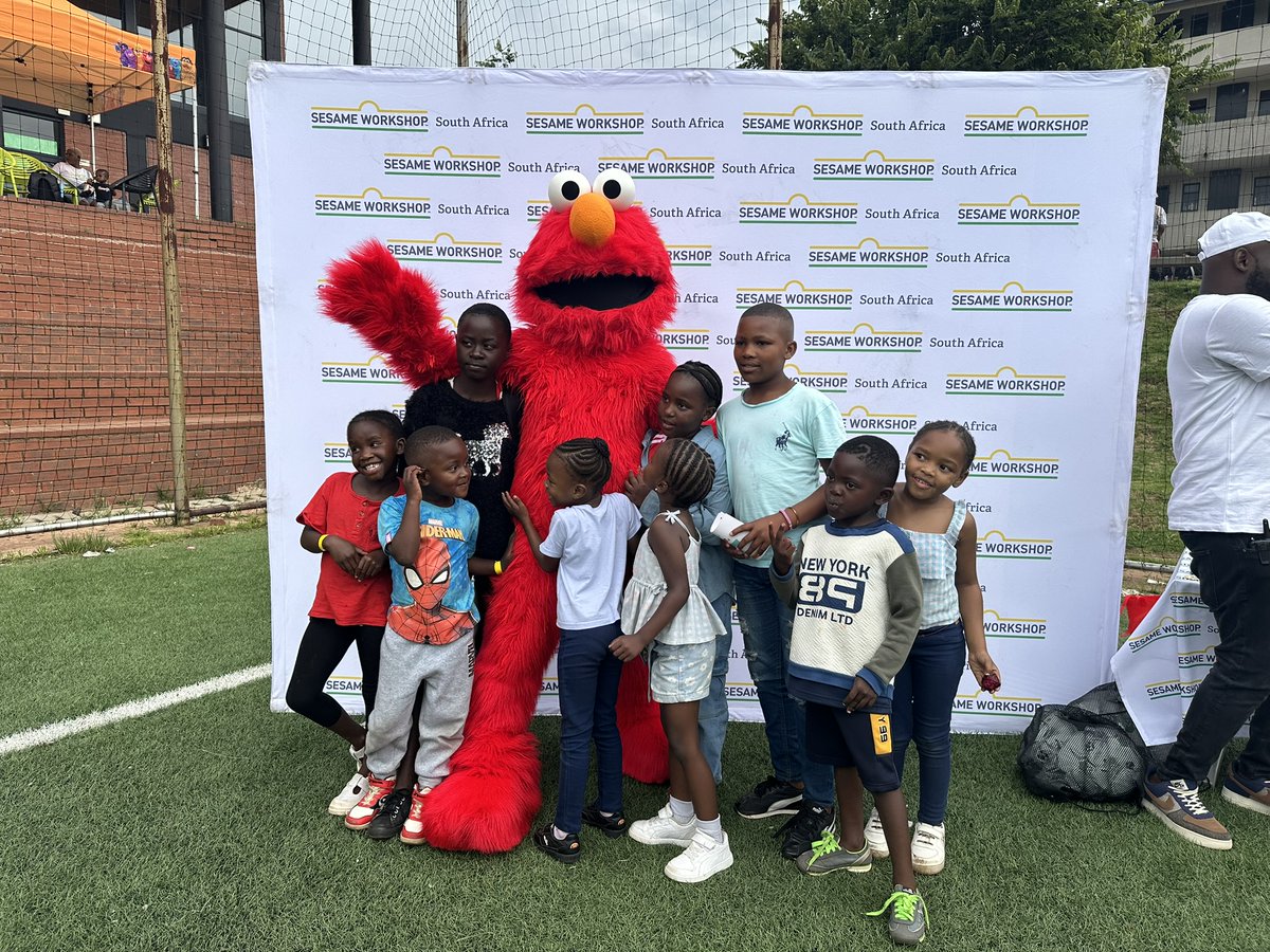 takalanisesame's tweet image. This past weekend, we extended our 25th anniversary celebration by hosting the inaugural #BondThroughPlay Community Soccer Tournament. The tournament was attended by 280 parents and children from Soweto, Alexandra, and Ennerdale for a day filled with family connections.