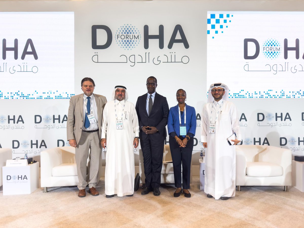 اختتم مركز الخليج للأبحاث (GRC) مشاركته في #منتدى_الدوحة2025 <a href="/DohaForum/">Doha Forum</a> بعقد الجلسة العامة بعنوان «حوارات حول التعايش السلمي العالمي»، التي نُظّمت بالشراكة مع مركز الدراسات الدولية للسياسات (CIPR) <a href="/majedalansari/">د. ماجد محمد الأنصاري Dr. Majed Al Ansari</a> <a href="/MofaQatar_EN/">Ministry of Foreign Affairs - Qatar</a> 

تحدّث في الجلسة كلٌّ من:

الدكتور عبدالعزيز صقر –