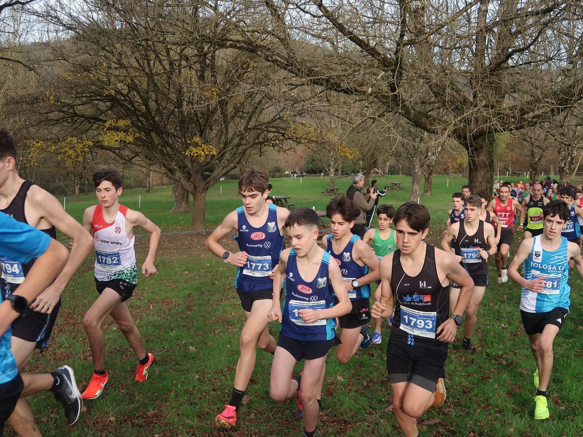 🏃‍♂️Txindoki Krosa, Gipuzkoako Kros Txapelketa

📄Emaitzak: gafatletismo.eu/campeonato-de-…

📷Argazkiak:

➡️Peio Agirrezabal: flic.kr/s/aHBqjCD6d9
➡️Goierriko Hitza: flic.kr/s/aHBqjCD7r2
➡️Podiumak: flic.kr/s/aHBqjCD7h4