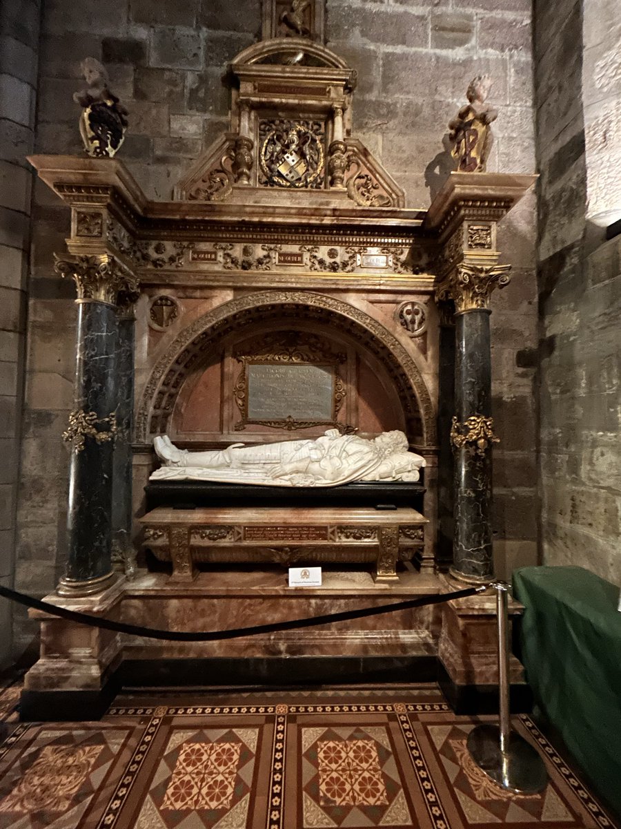 MathpalSagar's tweet photo. “I set the Crown on the King's Head,
He hastens me to a better Crown than his own”
Marquis of Argyll
St Giles Cathedral, Edinburgh https://t.co/PlLyMZNq90