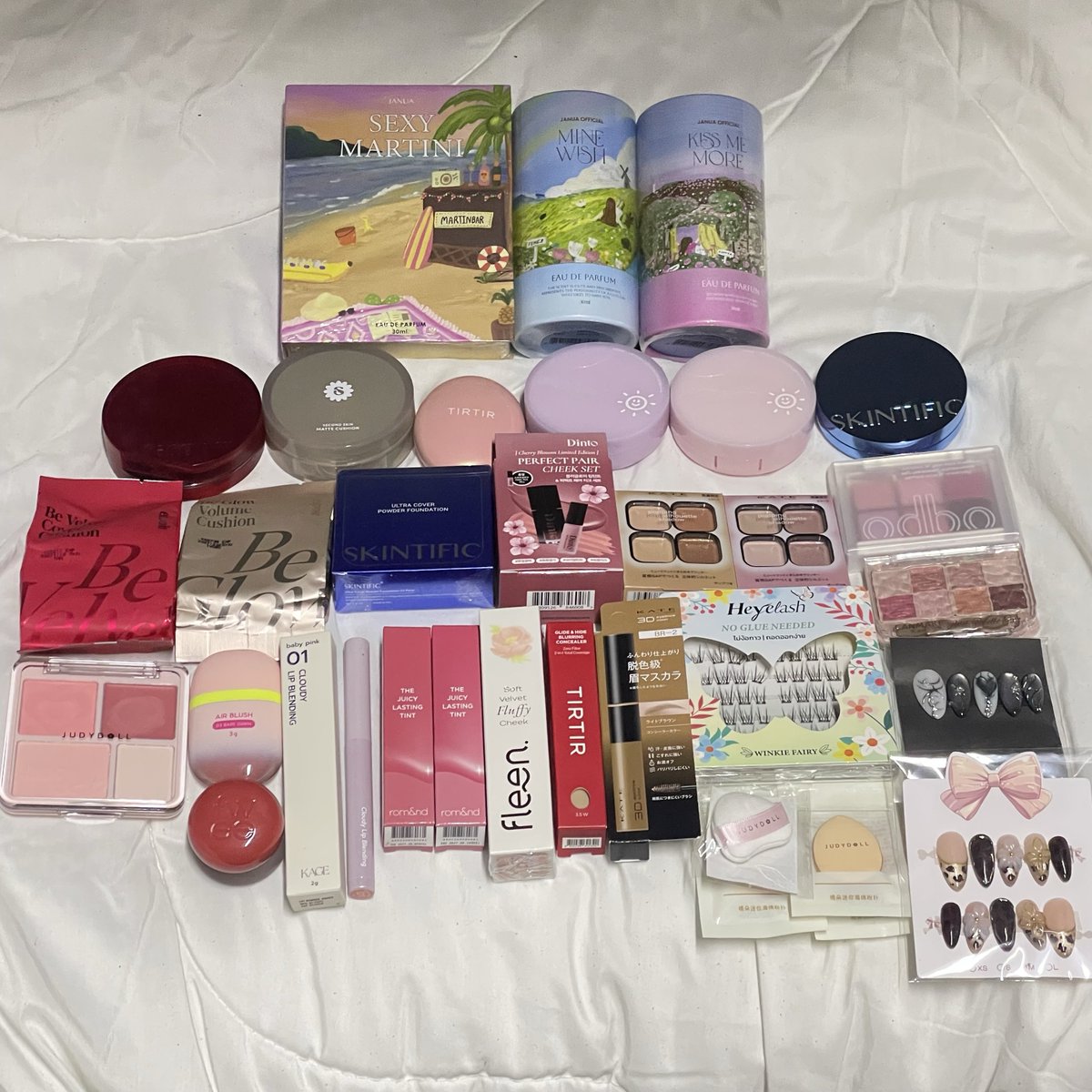 YNovelsByMe's tweet photo. เครื่องสำอาง สกินแคร์ มือ1/2💖
🚚ส่งเหมา 30฿

ลง 21:00💘 https://t.co/z5ojh5IoTK