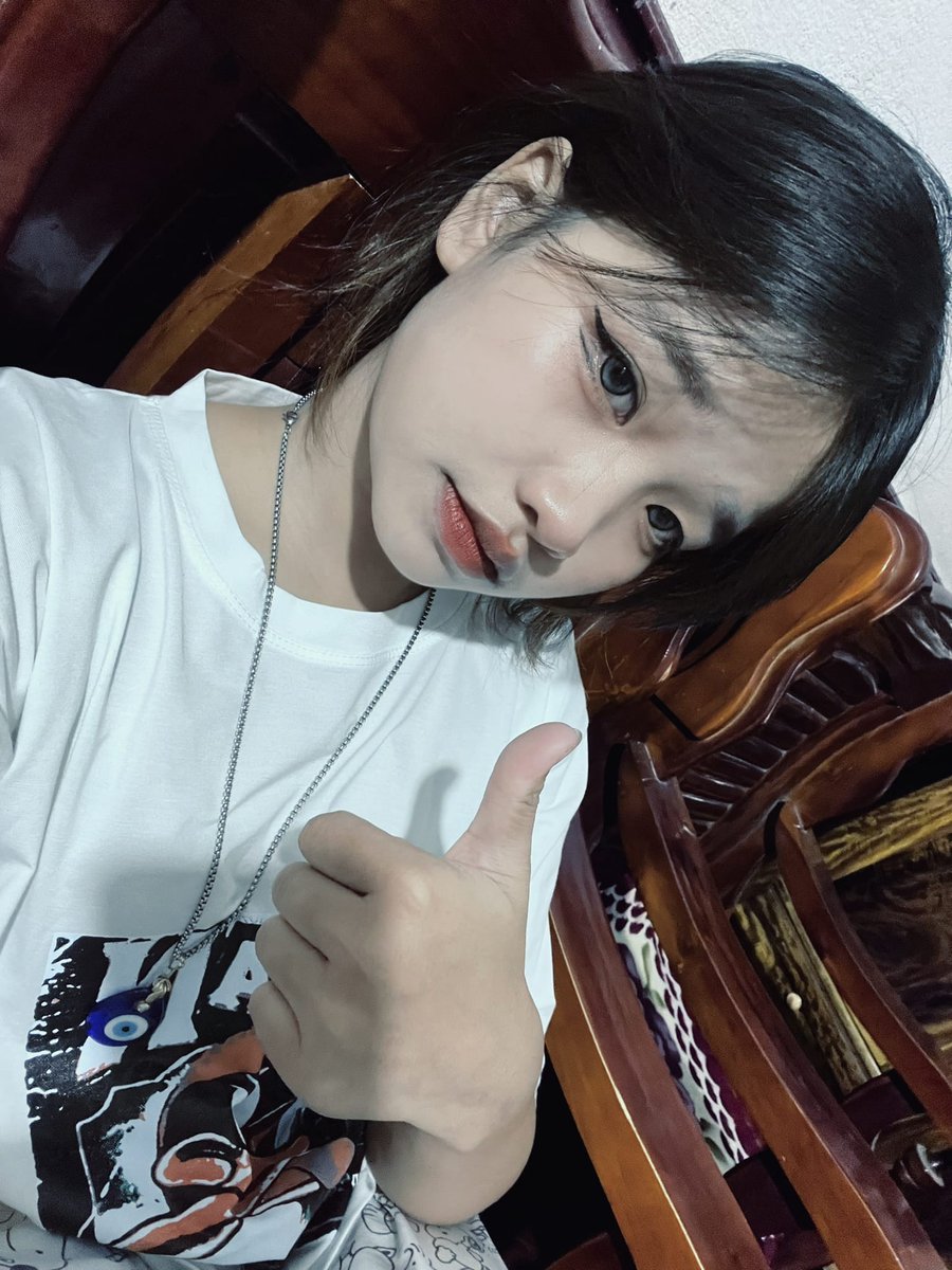 من دون الأحلام لا يمكن أن يعانق القوة الداخلية في ضوء الصباح. Barb Favaloro