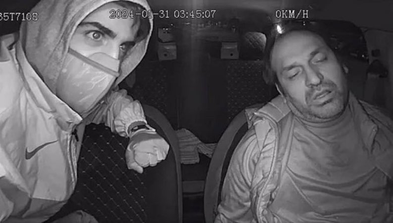 İzmir'de üşümesin diye aracına aldığı taksici Oğuz Erge'yi öldürüp gasp eden 19 yaşındaki Delil Aysal'a verilen ceza onaylandı.

• İndirimsiz ağırlaştırılmış müebbet ve 17 yıl 8 ay hapis cezası.