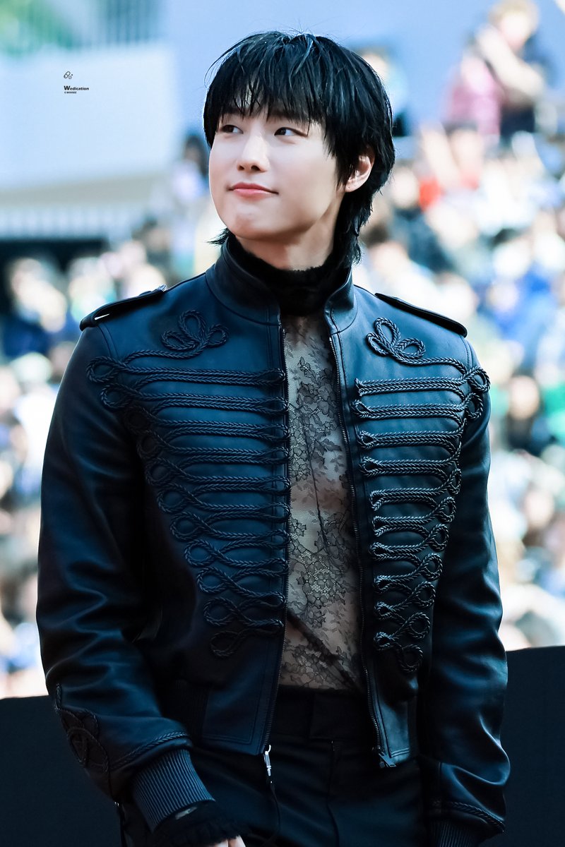 251206 AAA

왕자님...🖤

#WOODZ #우즈 #조승연