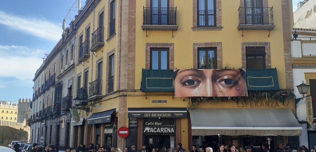 Esos tus ojos misericordiosos.