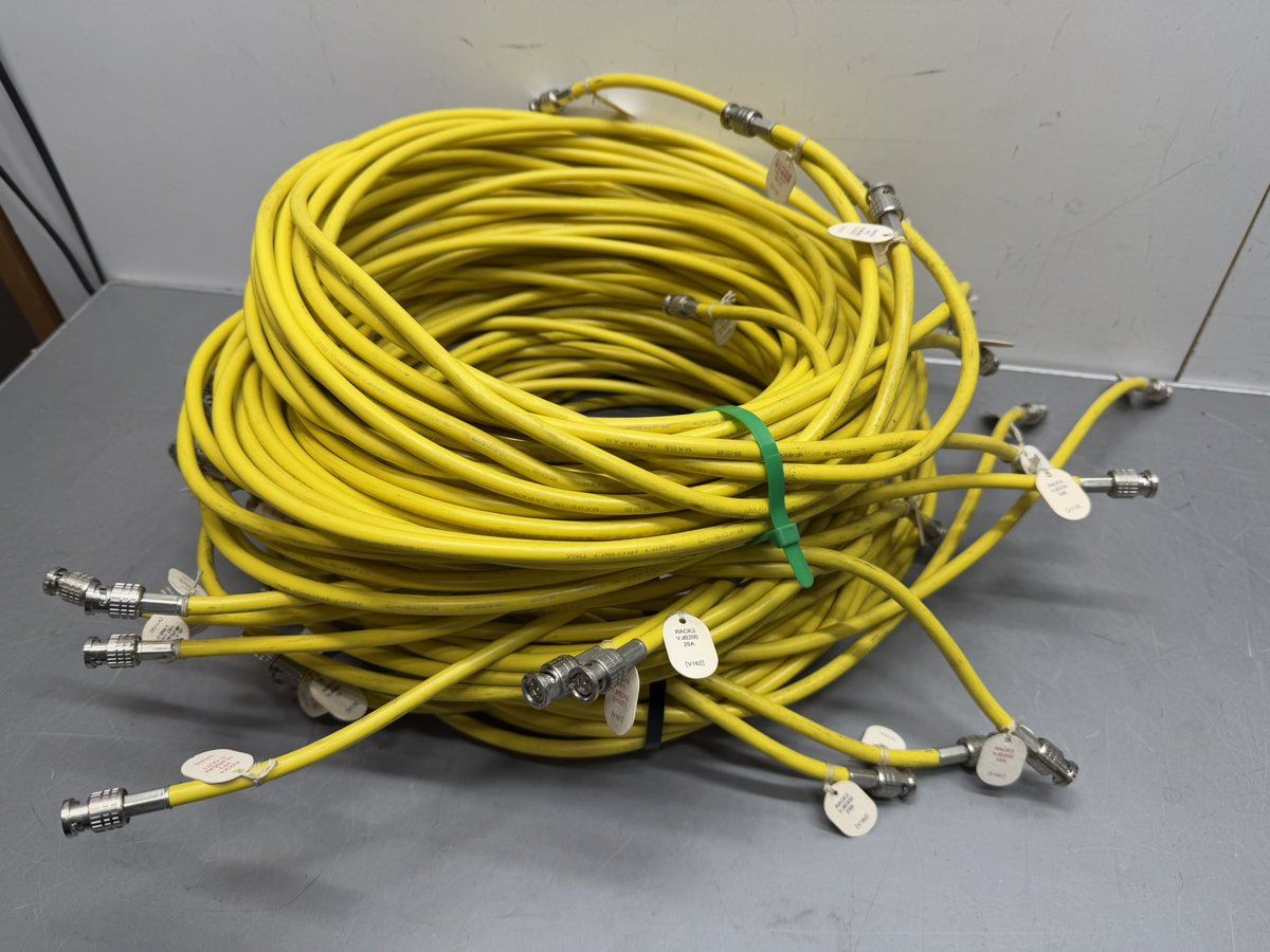 のちほどヤフオクにケーブルやバンタムパッチベイを出すつもり