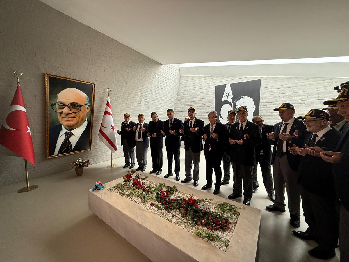 📍 İkinci durağımız KKTC Kurucu Cumhurbaşkanı Rauf Denktaş’ın kabri!

Kıbrıs Türk halkının hak ve özgürlük mücadelesinin lideri Denktaş’ı dualarla andık. Resmi törenle gerçekleşen ziyaretimize Rauf Denktaş’ın oğlu Serdar Denktaş da eşlik etti. İlgisi için kendilerine teşekkür