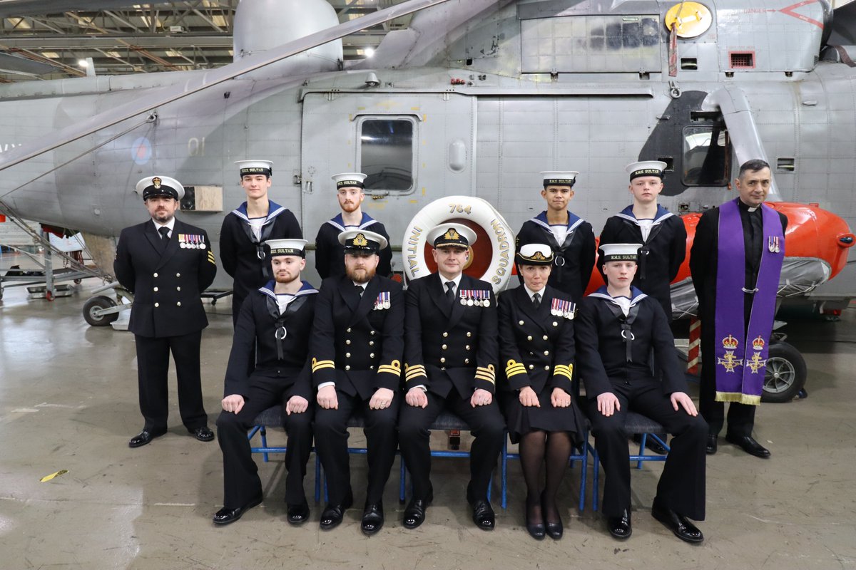 HMSsultan's tweet photo. Congratulations to AETQC 25/004 on completing the
@RoyalNavy Air Engineering Technician Qualifying Course within RNAESS @HMSSultan.
They now join squadrons for Phase 2b training, supporting Merlin, Wildcat, and F-35 Lightning Jets. #AwEsome #Apprenticsehips #GetInGoFar https://t.co/ay46LV97KS