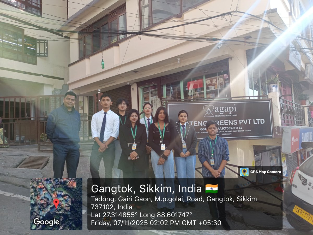 SrmSikkim's tweet image. Students of B.Sc. Zoology &amp;amp; Botany (5th Semester) gained hands-on exposure to eco-friendly product development during their industrial visit to Agapi, a women-led, sustainable skincare enterprise in Sikkim. 

#Agapi #SRMUniversitySikkim #IndustrialVisit #srmus