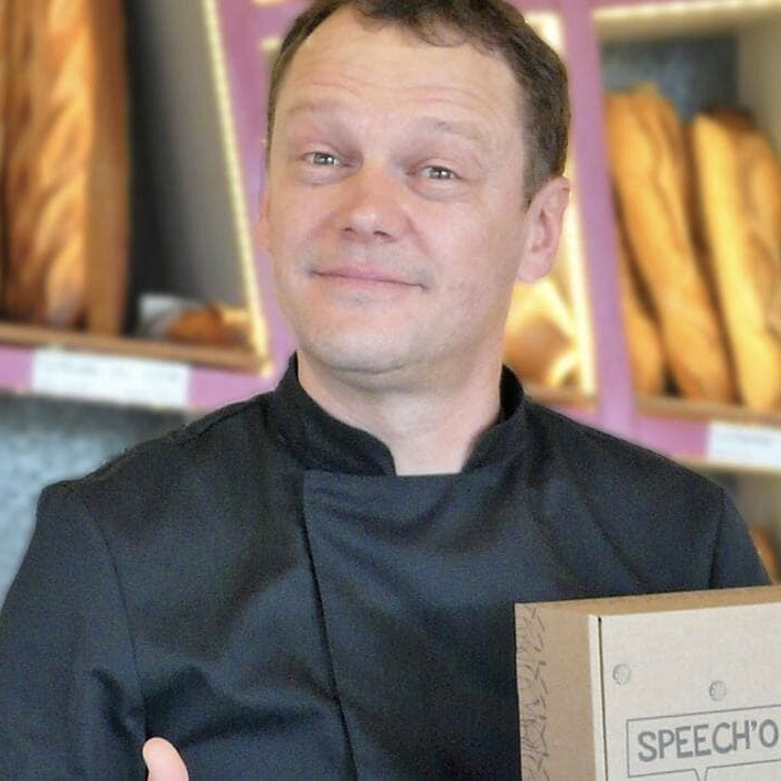 LMPositif's tweet image. 🇫🇷 Victime d’un AVC en montant dans le RER A en Île-de-France, Vincent Flu a remercié sur les réseaux sociaux toutes les personnes qui se sont mobilisés pour lui sauver la vie ! Ce boulanger se dit reconnaissant de s’en être sorti sans aucune séquelle. 👏 (Actu Paris)

📸 Ouest…