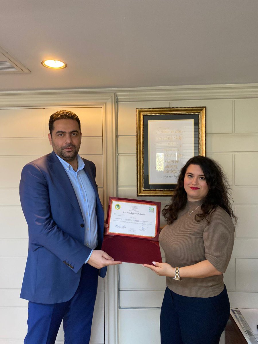 IU_FBE's tweet photo. Bu hafta diplomasını teslim ettiğimiz mezunlarımızı tebrik eder, başarılarının devamını dileriz. https://t.co/plejpLMsQi