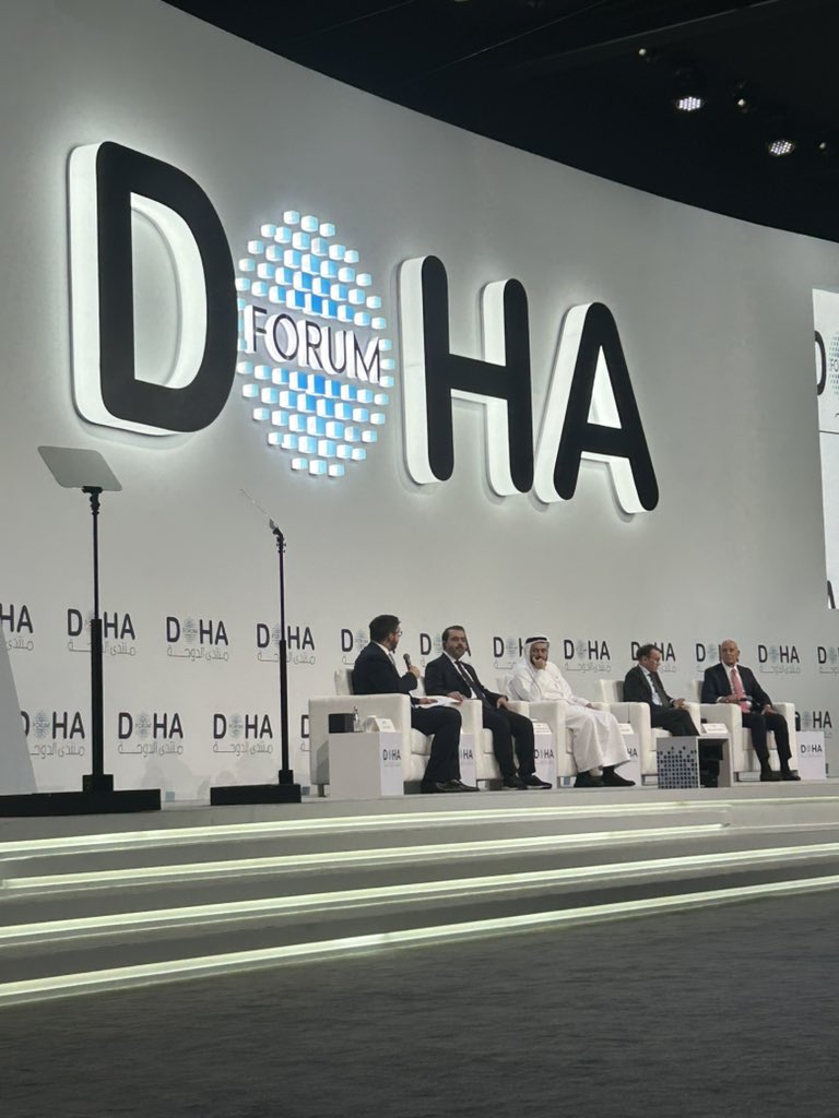 andreas_krieg's tweet image. I have been coming to the #DohaForum since 2014 - never has Qatar displayed its immense convening power more effectively than this year 

Where else can you run into Tucker Carlson, Don Jr, Hillary Clinton, the Taliban, Syria’s President Al Sharaa, Israelis and Iranians etc all…