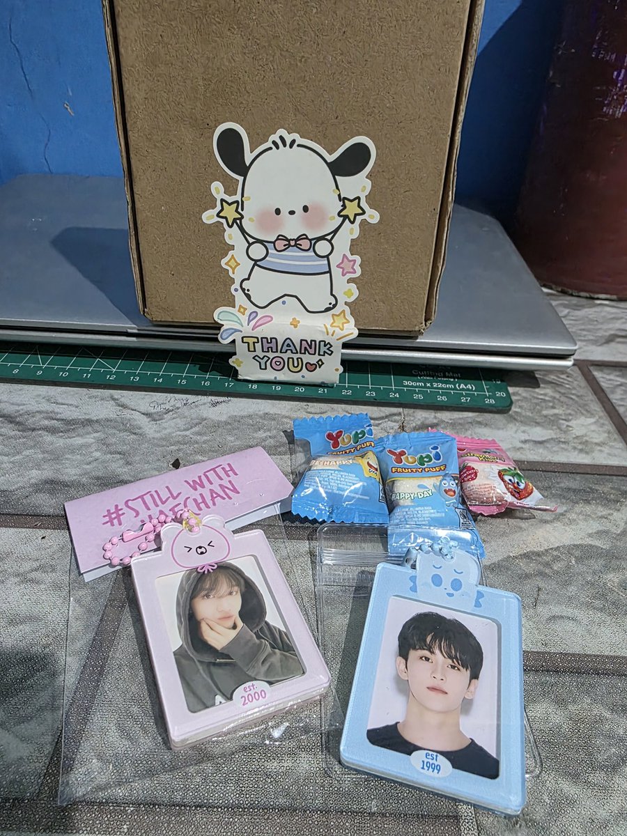 phllsa's tweet image. knock~ knock~
Haechanie wattoyooo~ 🥰🐻❤️
niatnya mau koleksi freebies kak @miloofff tapi war nya sangat sulittt😭 
tapi ini lucu bangetttt😭❤️ gomawo kak milll atas freebiesnyaaa🥰❤️🫂 sehat selalu kakk, semoga lancar selalu rezekinya 🥰