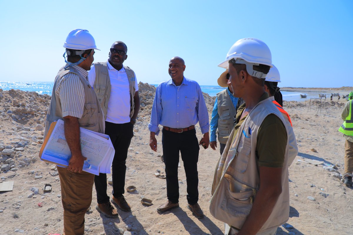 FAOYemen's tweet photo. The FAO will establish two fish landing sites in Rahan and Damqout to enhance fisheries infrastructure and create economic opportunities, safeguard marine biodiversity, supporting coastal communities in Hawf.
#SustainableFisheries #GEFProject #FAOinYemen https://t.co/gEr26RKk8c