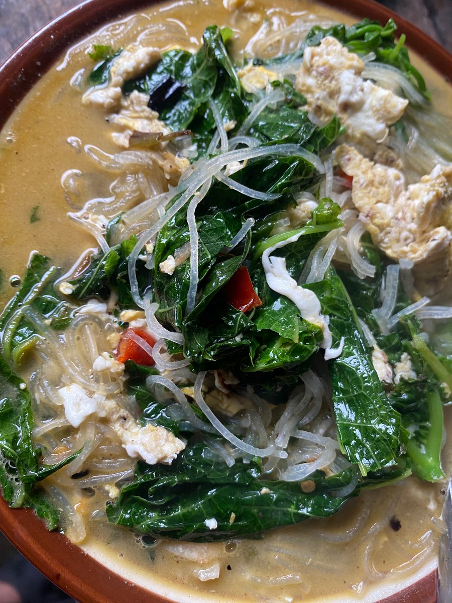 ratihangg_____'s tweet photo. Makan berat hari ini jam 16.17 dengan bihun, telur, sama sayur daun singkong+daun pepaya ku masak kuah asin pedes gurih🙌🏻
Taulah yaaa gimana rasanyaaa kl ada daun pepayaa😂

Salam sehat semuanyaaa~ https://t.co/6CD5ddBaMx