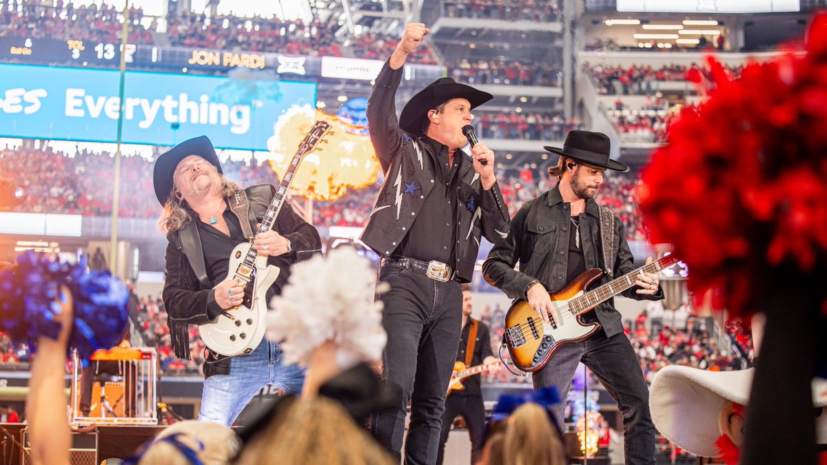 Big12Conference's tweet image. Weekend memories with 85,519 of our closest friends 🎞️

#Big12FB | @EdwardJones