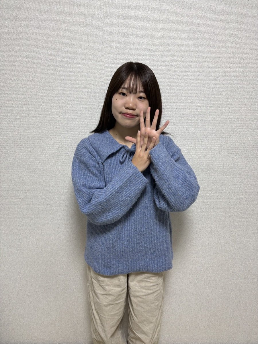 aigeiOBOE's tweet photo. ＼Feste di OBOEまであと8日‼️／
本日からカウントダウンをしていこうと思います🕰
本日の写真は学部1年 西村美音です🩵

今年のオーボエ定期も様々なジャンルの曲を演奏します🎶見どころたっぷりです🥳
皆様、是非お越しください！！ https://t.co/pQn0IGwaHv