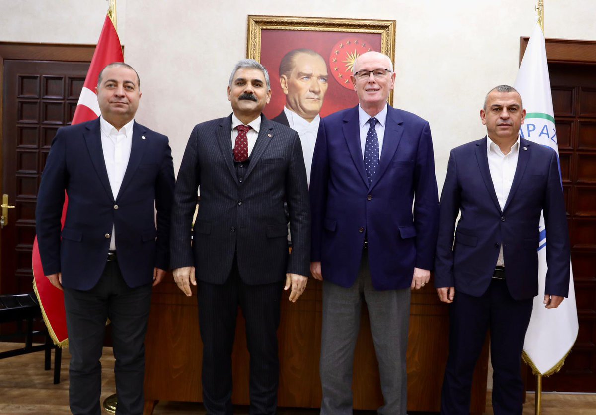 Genel Başkanımız Remzi Çalışkan Odunpazarı Belediye Başkanı Kazım Kurt’u ziyaret etti. 
Ziyarette Örgütlenme Daire Başkanımız Ali Haydar Kara ve Eskişehir Şube Başkanımız Coşkun Sakcı’da yer aldı. <a href="/odunpazari/">Odunpazarı Belediyesi</a> <a href="/CHPKAZIMKURT/">Kazım KURT</a>