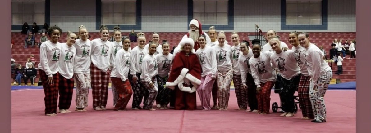 Happy Maroon Monday.   Sunday’s Holiday Spectacular was amazing - the finale included a visit from Santa and Mrs Claus!