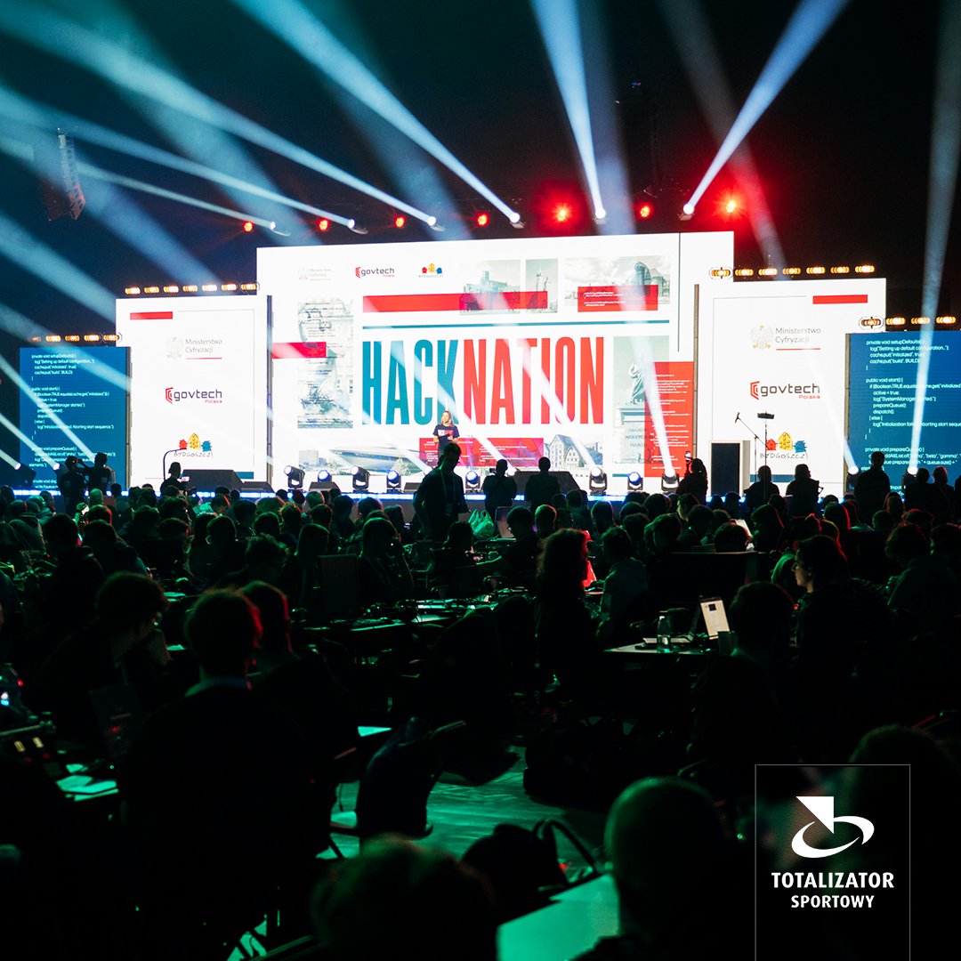 🌐 HackNation 2025 już za nami!

W Bydgoskim Centrum Targowo-Wystawienniczym przez 24 godziny zespoły z całej Polski mierzyły się z prawdziwymi wyzwaniami technologicznymi. Pierwsza edycja wydarzenia udowodniła, że innowacje rodzą się tam, gdzie spotykają się ludzie z pasją 🤖