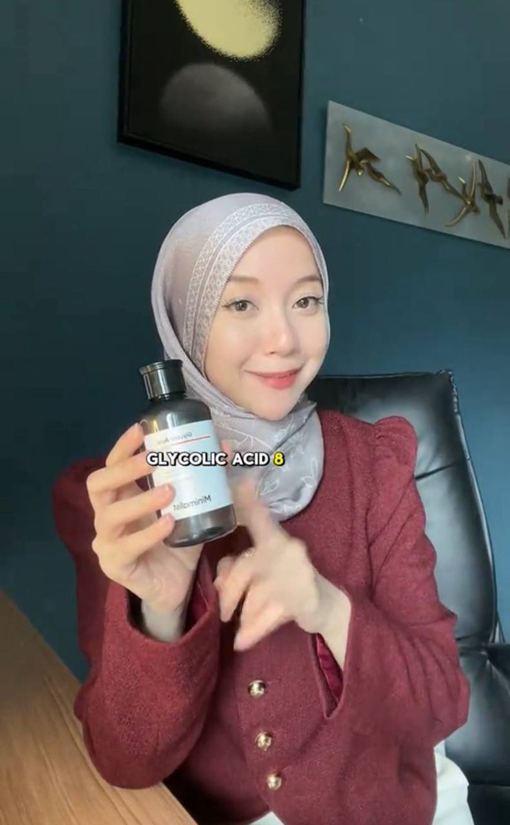 QueenTelekungSK's tweet photo. Tips from skin doctor sendiri : 

1) Balm. Keluarkan whitehead, sebaceous filament
2) Astaxanthin Glutathione. Cerahkan satu badan 
3) Glycolic acid. Tanggalkan daki celah lipatan 
4) Skin filler? Hilangkan fine line https://t.co/ppKu5YQv2e