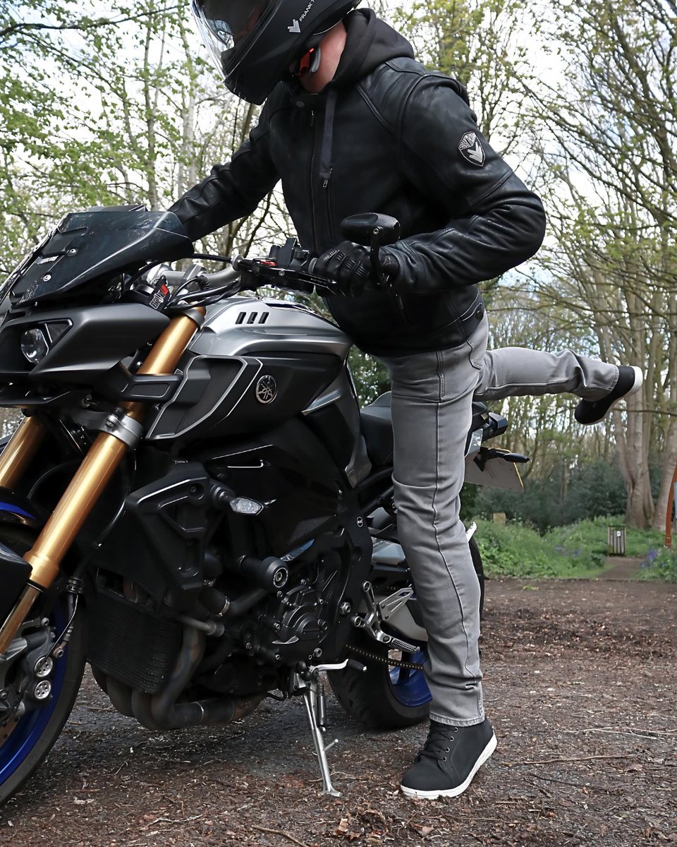 js_accessories's tweet image. Warm rides, sorted. ☀️
Frank Thomas Zeus jeans: Covec Oneskin tech, REZRO armour, sweat-free comfort, and street-ready style. Ride cool this summer! 🏍️

#FrankThomasMoto #Frank_Thomas_Clothing #MotorcycleJeans #RideInStyle #BikeLife #BikersOfInstagram #MotorcycleApparel