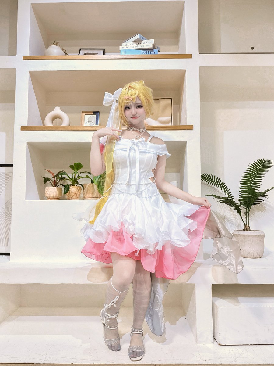 今回のお衣装はしゅしゅちゃんがお仕立てしてくれました‼️ワンピースはもちろん髪飾りや水面風ストッキングまで制作してもらったт  ̫ т❤︎
素敵すぎるお衣装をありがとう〜〜〜〜❣️❣️

 #ARTの時間だよ1206関西集合