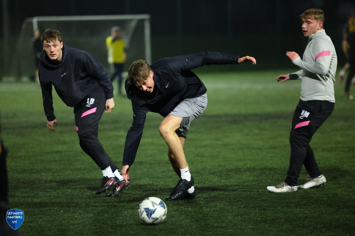 Monday, Welwyn Garden City. 

#6aside #5aside #football #league #welwyngardencity #hertfordshire #fitness #exercise #getfit #soccer #MNF #FAaffiliated #photography #FAreferees #run #running #goal #goals #weightlosstips