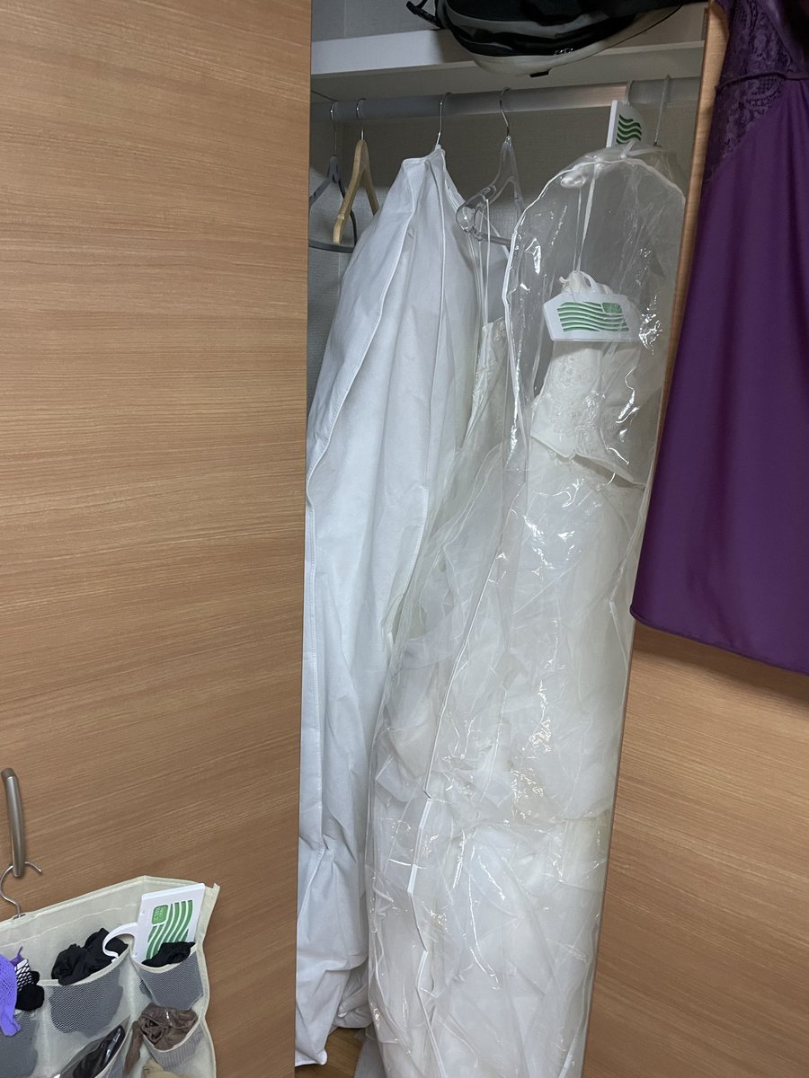 rio_mask_'s tweet photo. 前に女装用に借りていたマンション
欠点はお金かかるしめちゃくちゃ服が増えますw
ウエディングドレスまで買ってました💦
いろいろあって金銭的に厳しそうだったので解約したけどまた場所が欲しい😂

誰か一緒に借りません？（冗談） https://t.co/hb37ViC5kz