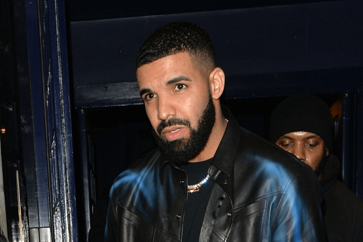 Drake Takes Over Hip-Hop Charts As “Take Care” Crushes New Releases

allhiphop.com/news/drake-tak…