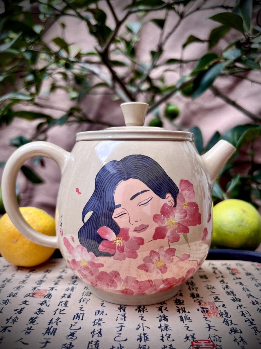 kongkonghuan999's tweet image. 建水紫陶，越握在手里，越像在和古人对话。#handcraft #AbuDhabiGP #SB19 #PerthSanta