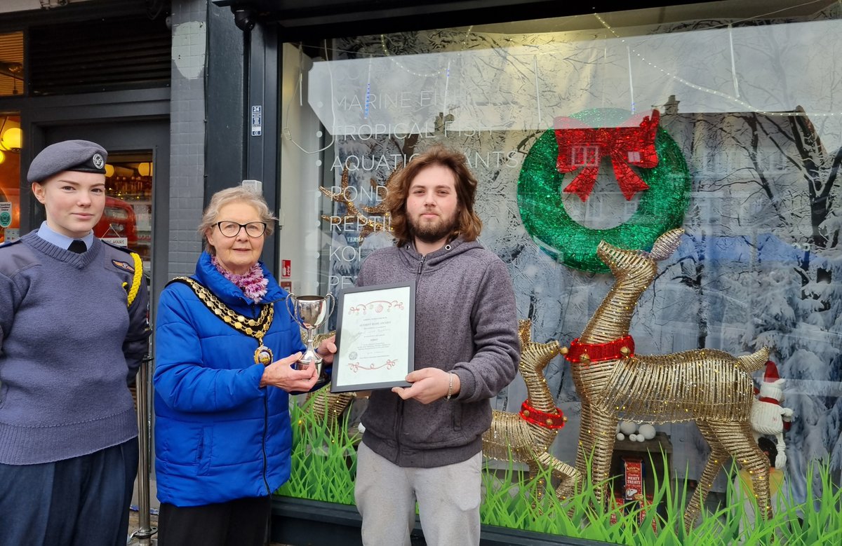 The window at Epping Reef and Reptiles has been presented with Epping Town Council's Audrey Rose Cup which is presented each year to the shop judged to have the best festive window display.

Read the media release at cutt.ly/ETC-christmasw…

<a href="/EppingTown/">Epping Town Council</a>