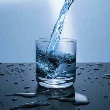 💥 Ekrem İmamoğlu'ndan hakime: 

"Tehlikeli bir soru soracağım, su içebilir miyim?"

(Önceki celsede İmamoğlu'na su ikram eden hakim, İstanbul'dan Kahramanmaraş'a gönderilmişti.)