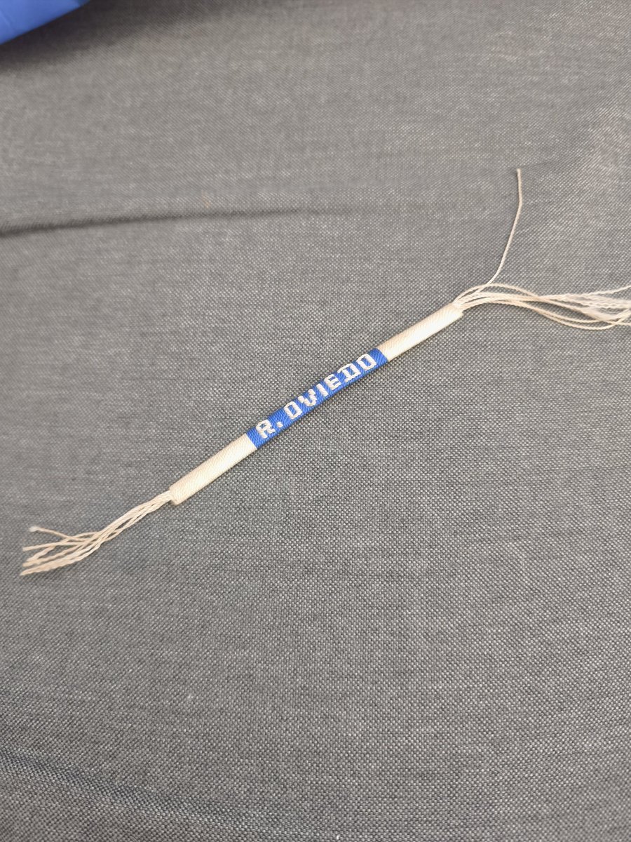 ColeccionistaR1's tweet image. Pulserita Real Oviedo #orgullovalorygarra