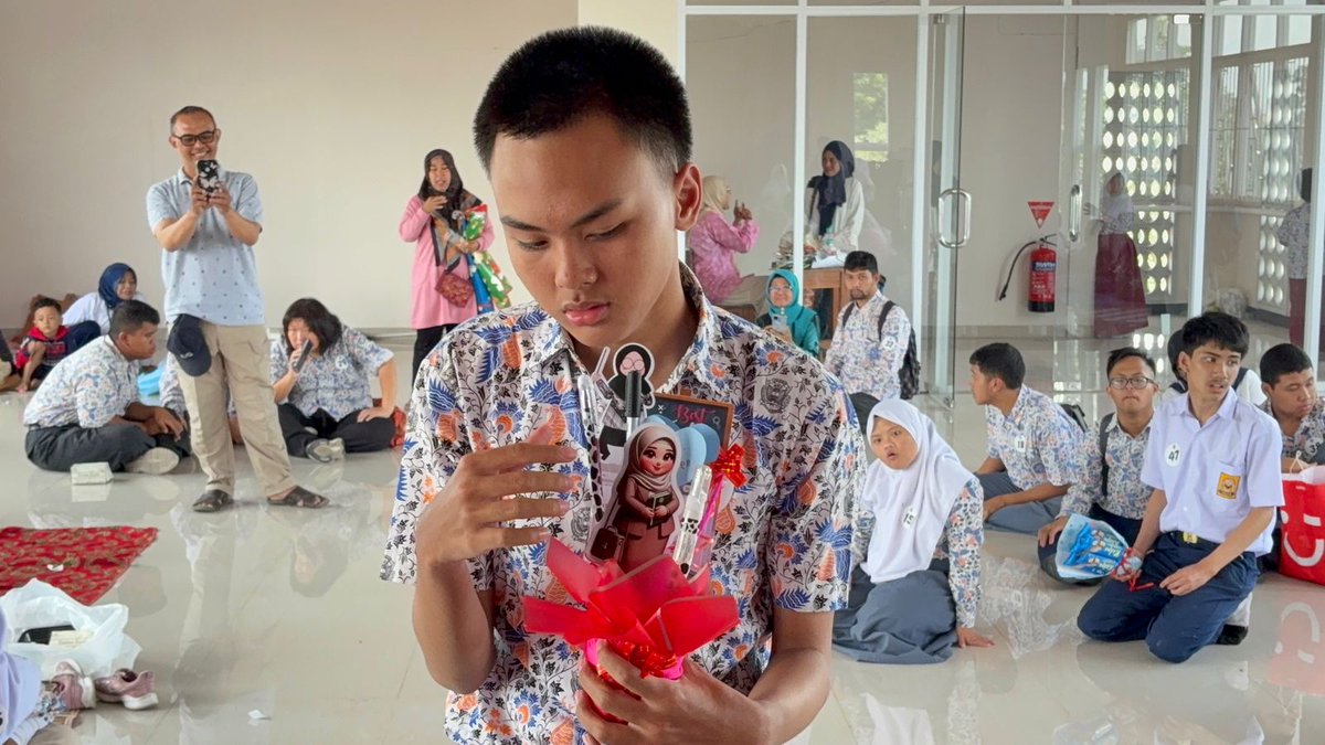 Can_acan tweet media