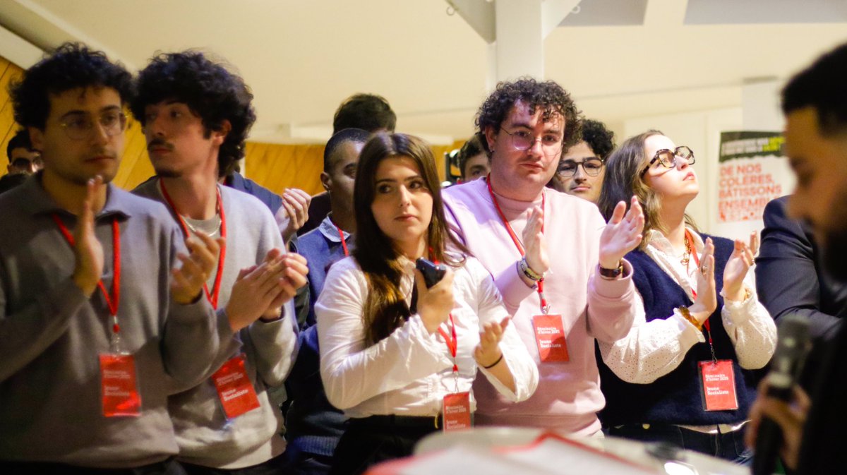 Les <a href="/JeunesSocNord/">Les Jeunes Socialistes du Nord 🌹</a> étaient présents ce week-end au #CNJS🌹

Nous y avons présenté, à 5 voix féminines, notre contribution «Nos luttes seront intersectionnelles ou ne seront pas», largement adoptée💪

Un vrai moment d’échanges, de discussions et de convivialité qui fait du bien !