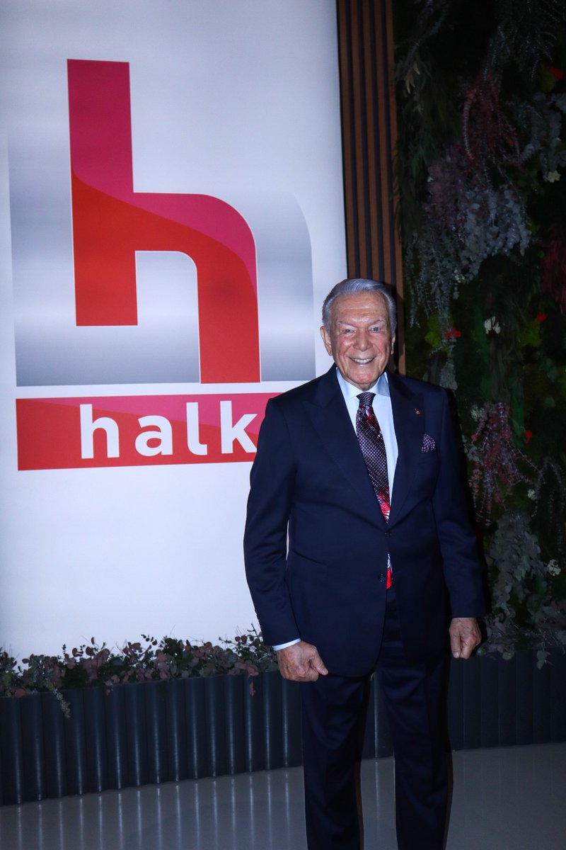 Altı yıl boyunca "Halk Arenası" programıyla sizin gerçekleri öğrenme hakkınıza hizmet ettiğim <a href="/halktvcomtr/">Halk TV</a> 'de yeniden buluşuyoruz.
Yakında özel röportajlarla birlikte olacağız.
Bana bu imkanı sağlayan Sayın  Cafer Mahiroğlu'na ve Halk TV'deki değerli meslektaşlarıma çok teşekkür